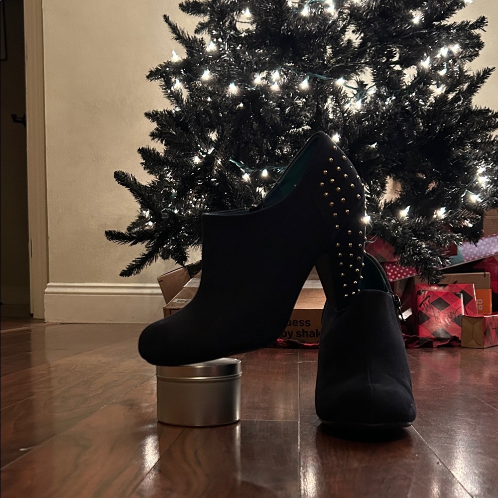 Elegant Black Studded Heeled Boots